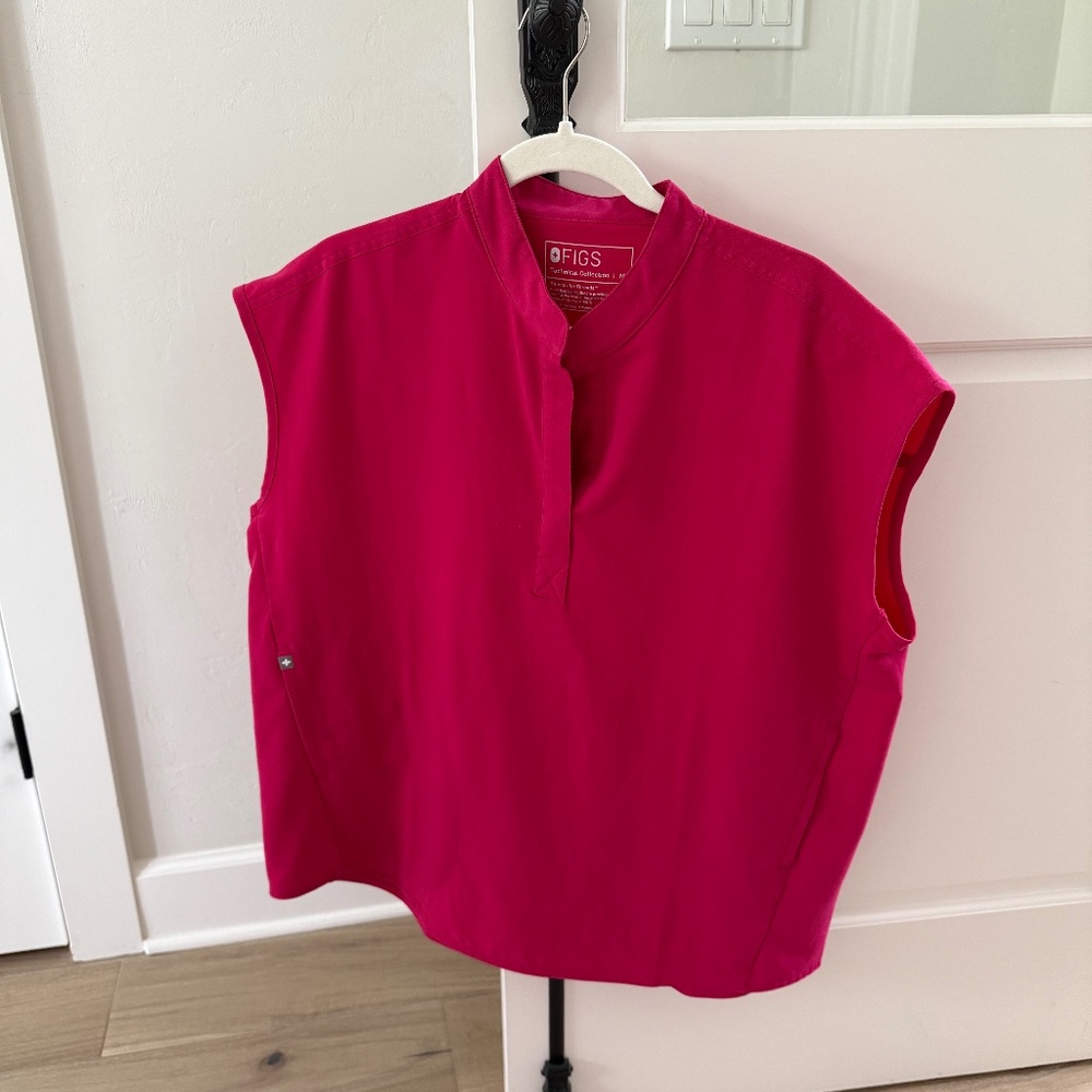 FIGS Rafaela ULTRA ROSE Oversized Scrub Top - Size Medium